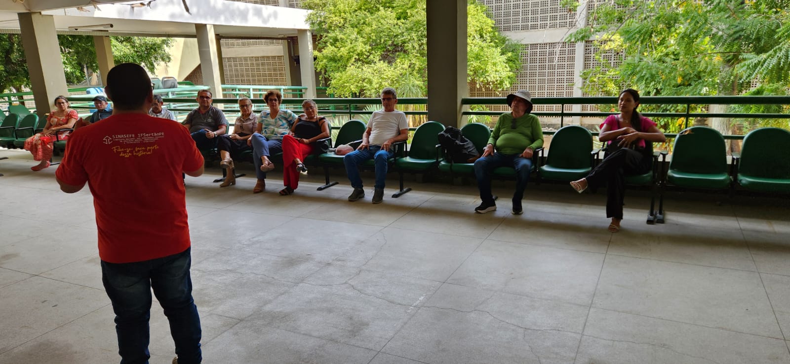 Servidores do Campus Petrolina debatem paralisação nacional e melhorias na educação federal
